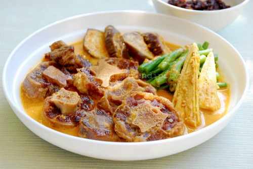 A nice Philippine cuisine called Oxtail Kare-Kare